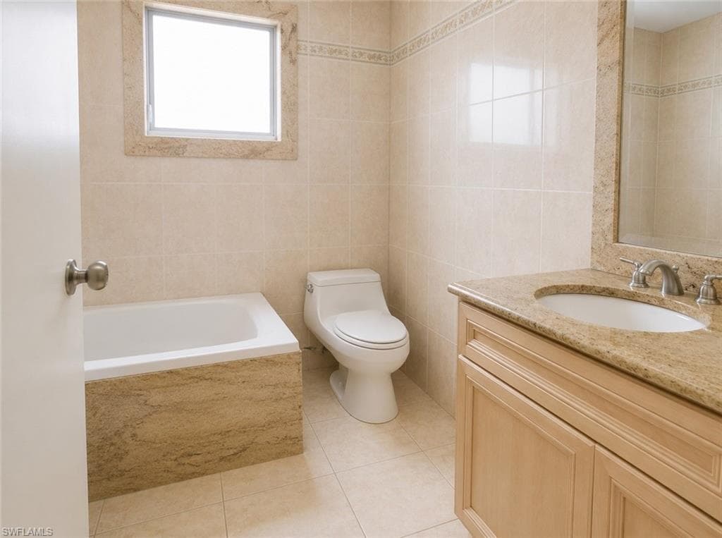 4479 Lakewood BLVD-13
