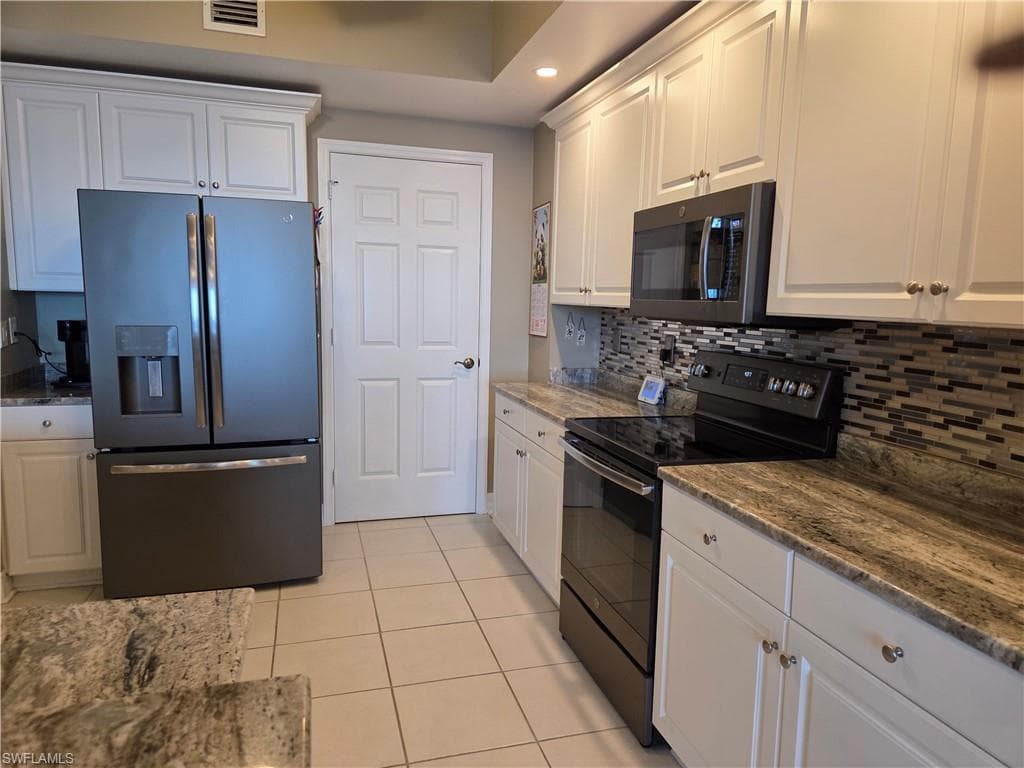 2797 1st ST 804-18