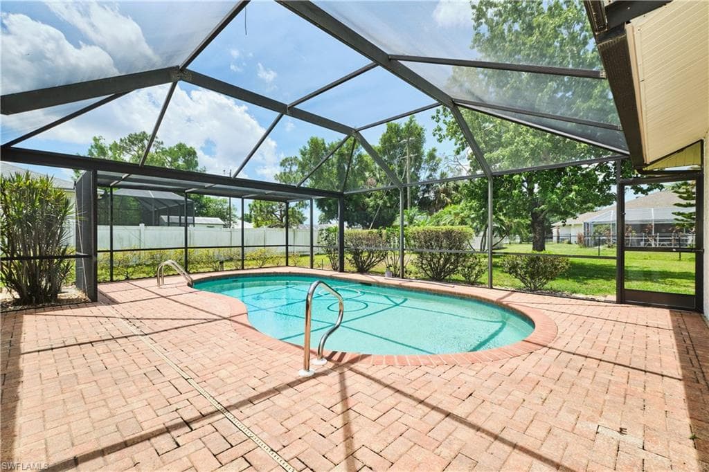 16571 Marc Allen DR-32