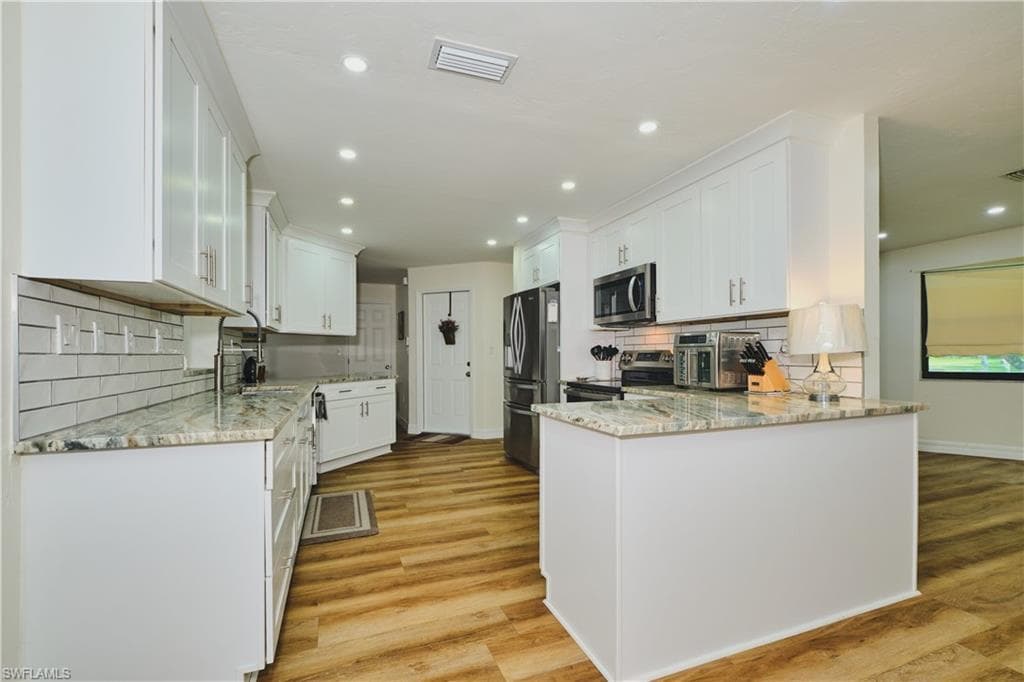 16571 Marc Allen DR-10