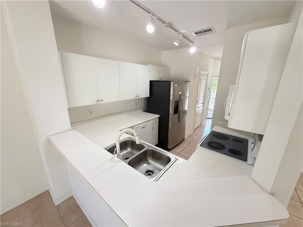 8541 Athena CT-4