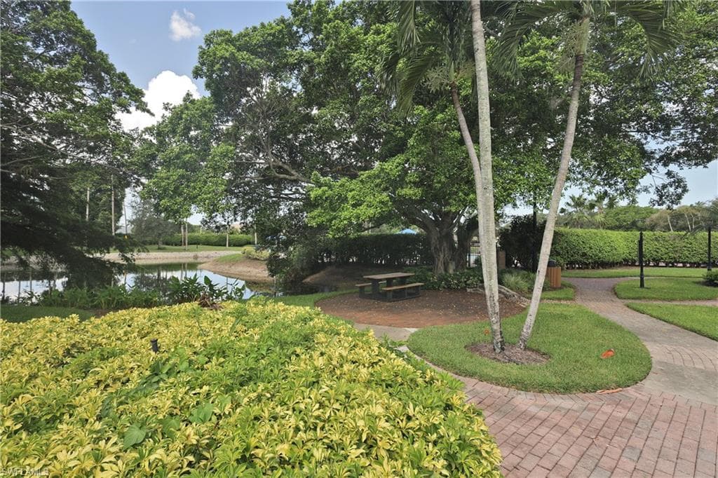 6820 Lone Oak BLVD-27