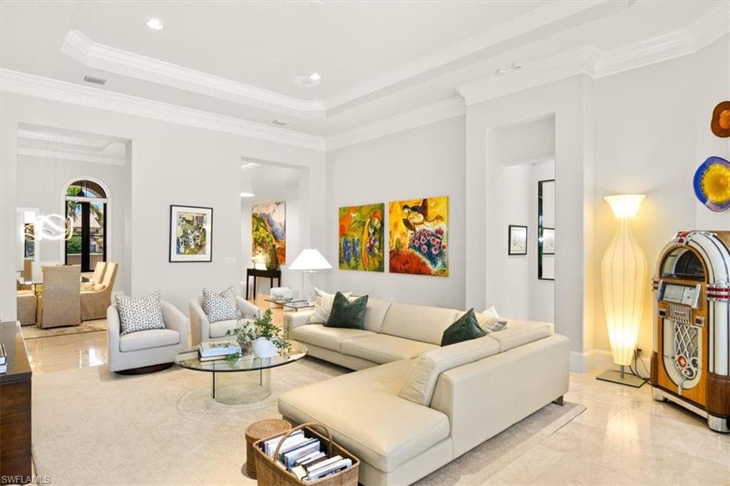 2220 Residence CIR-6