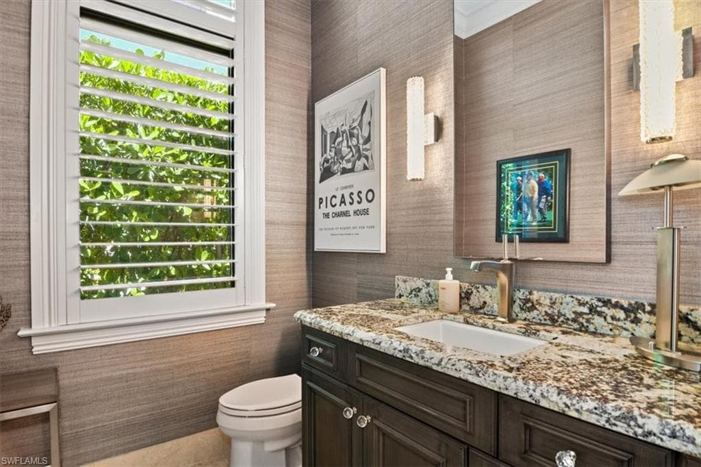 2220 Residence CIR-17