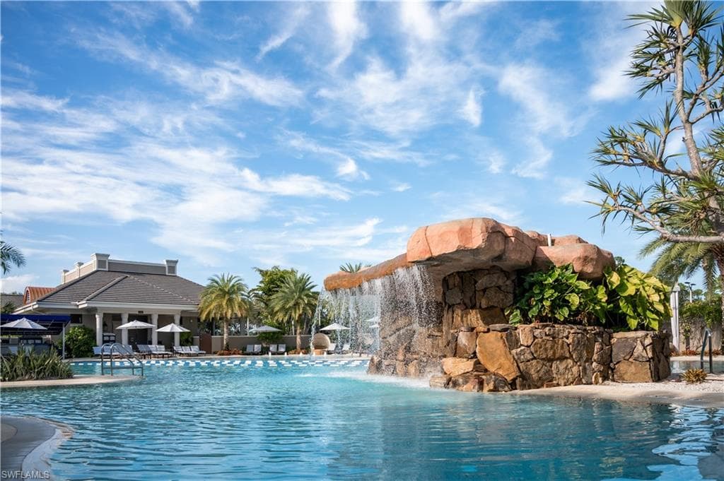 2220 Residence CIR-43