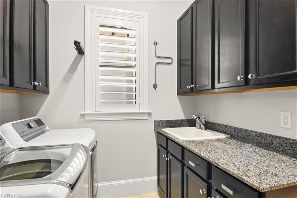 2220 Residence CIR-26