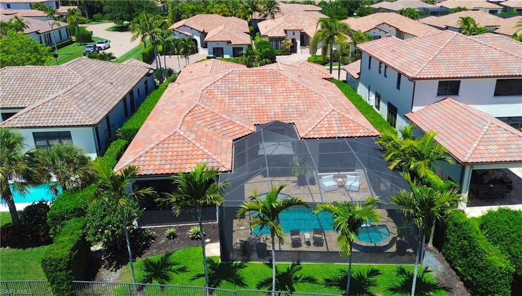 2220 Residence CIR-36