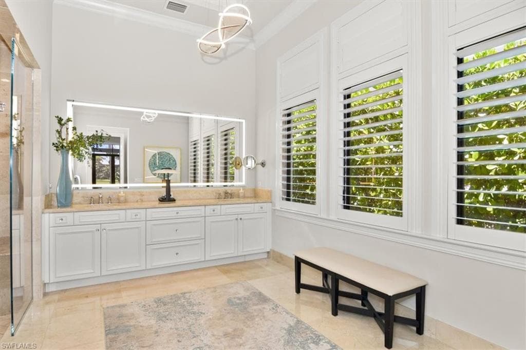 2220 Residence CIR-20