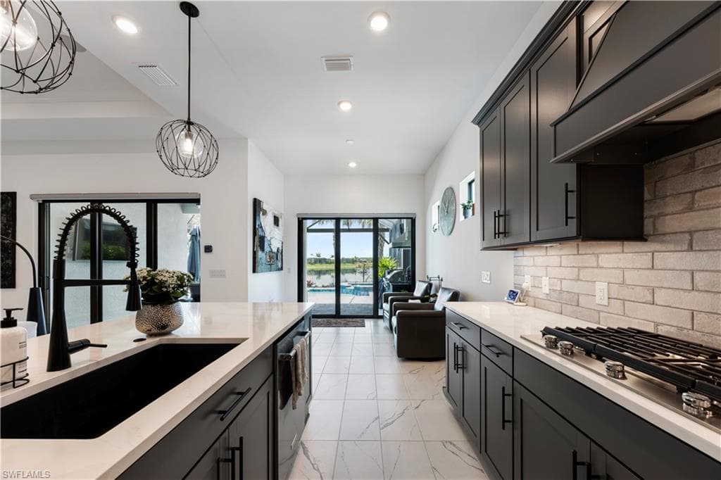 20422 Pebble Glen DR-10