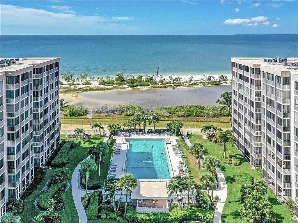 7148 Estero BLVD 322-27