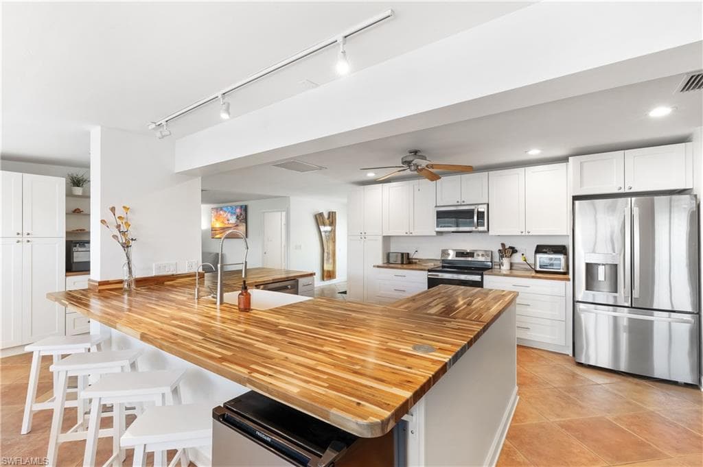 5654 Natoma DR-7