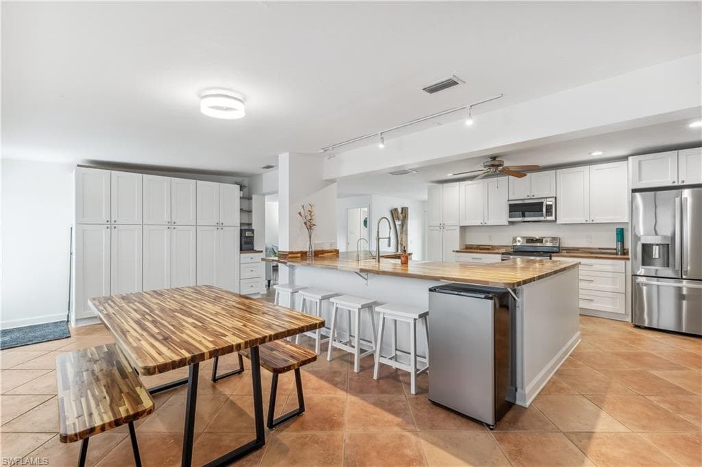 5654 Natoma DR-8
