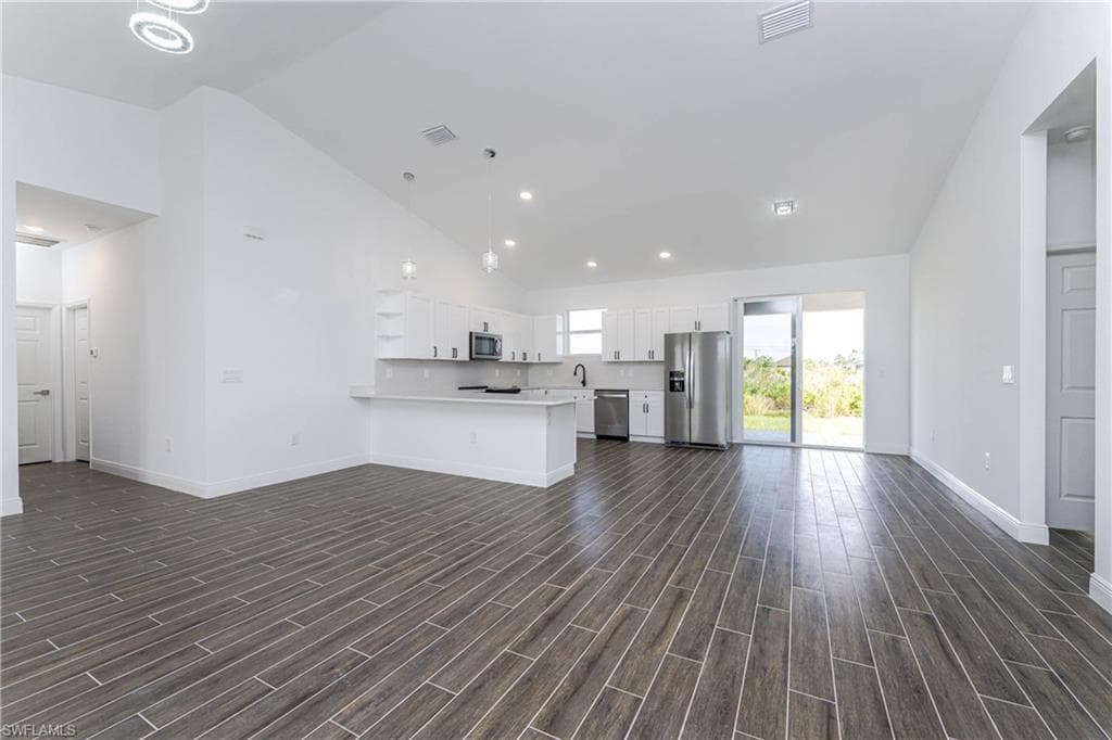 8350 Walbert ST-15