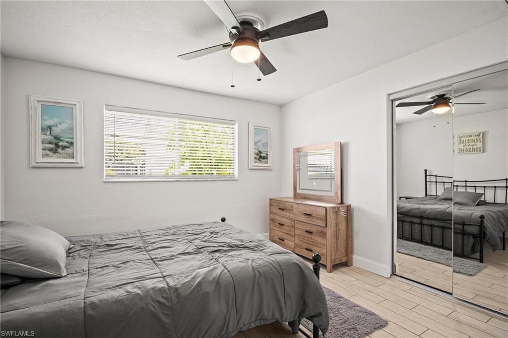 2001 Bahama AVE-23