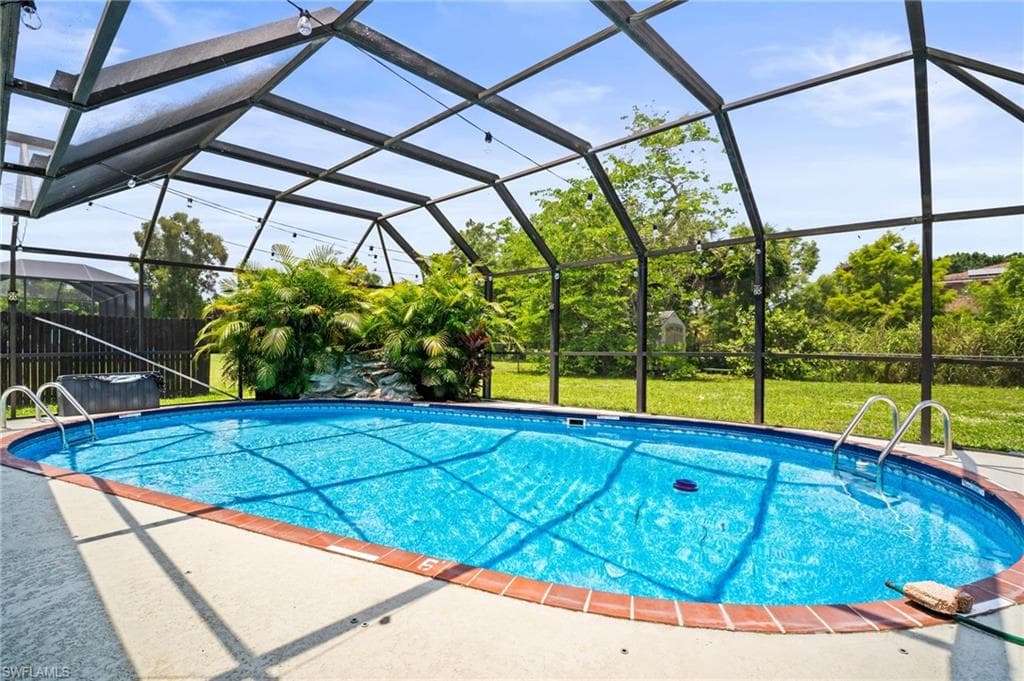 2001 Bahama AVE-17