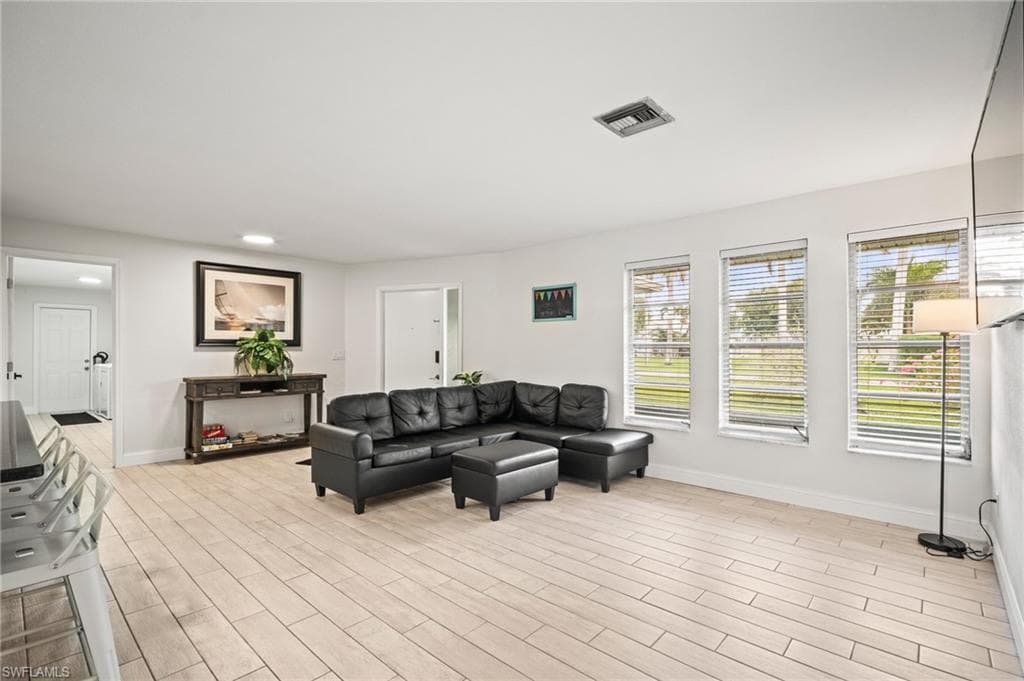 2001 Bahama AVE-10
