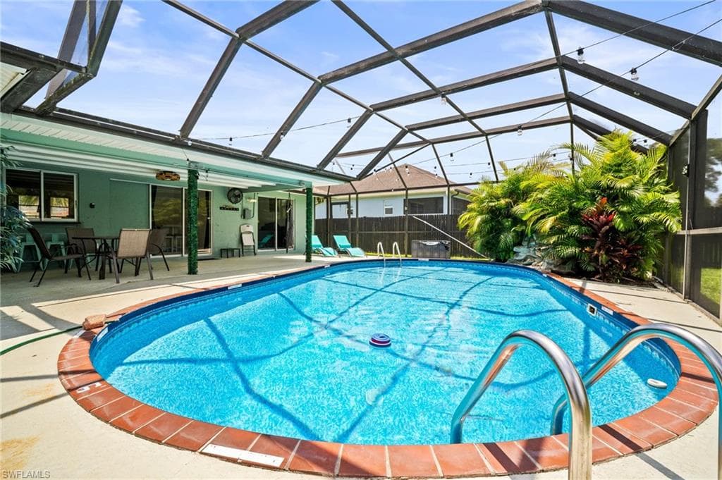 2001 Bahama AVE-18