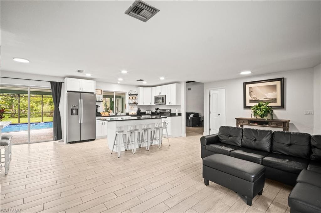 2001 Bahama AVE-11