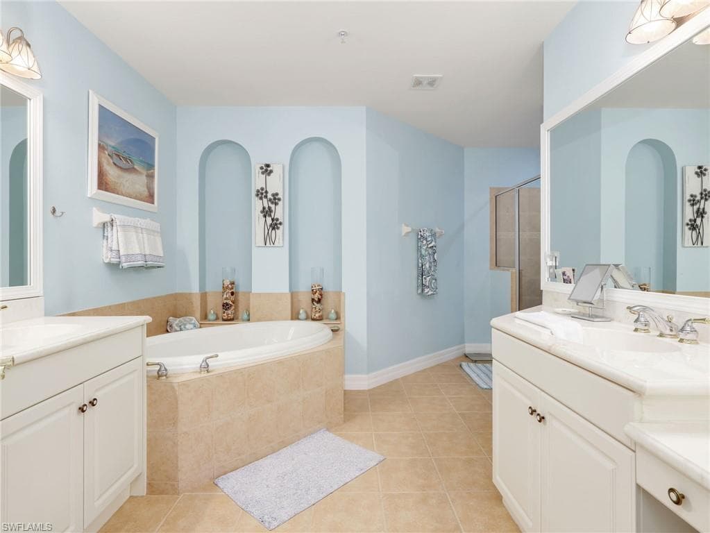 21522 Baccarat LN 102-18