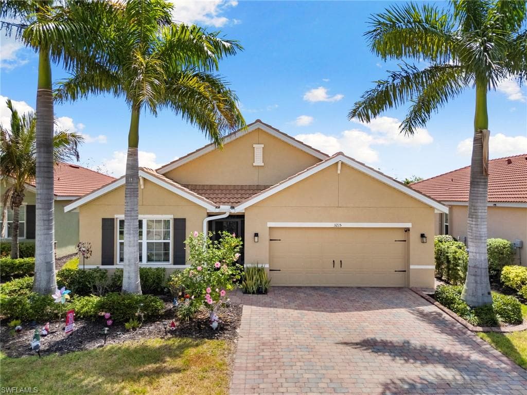 3215 Birchin LN-27