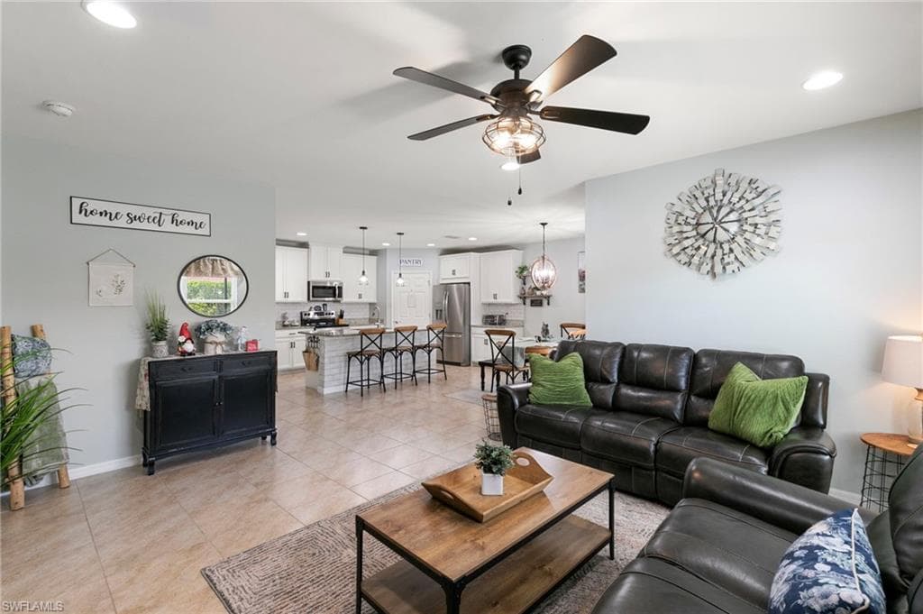 3215 Birchin LN-12