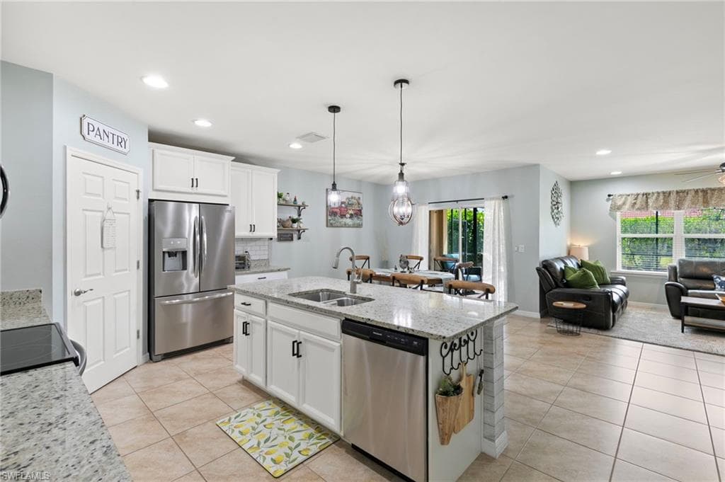 3215 Birchin LN-7