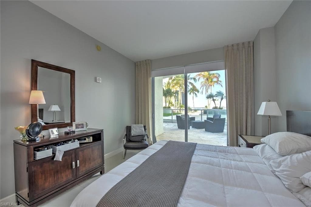 3000 Oasis Grand BLVD 407-12