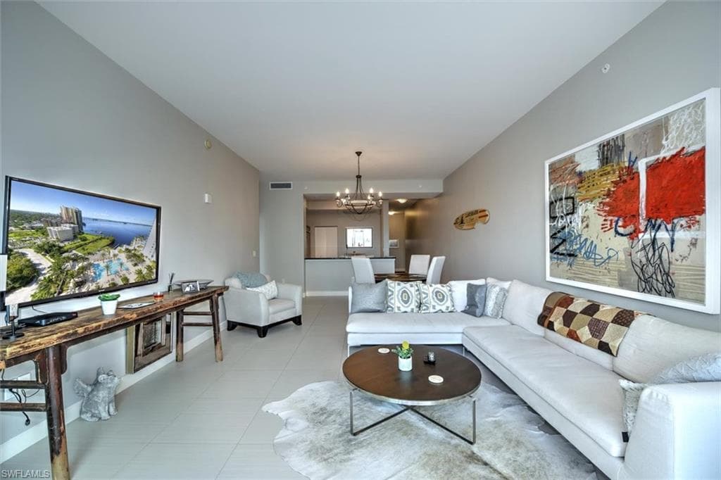 3000 Oasis Grand BLVD 407-7