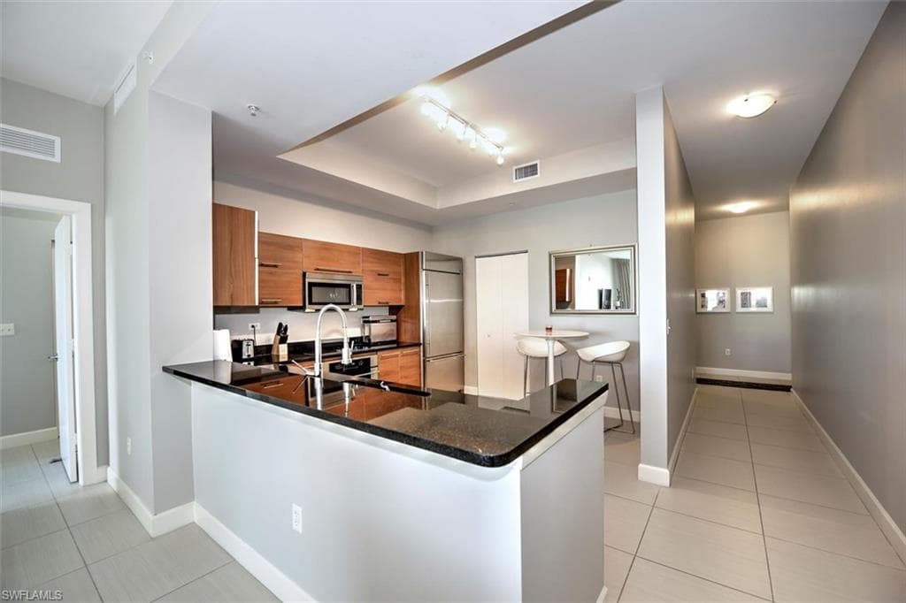3000 Oasis Grand BLVD 407-5