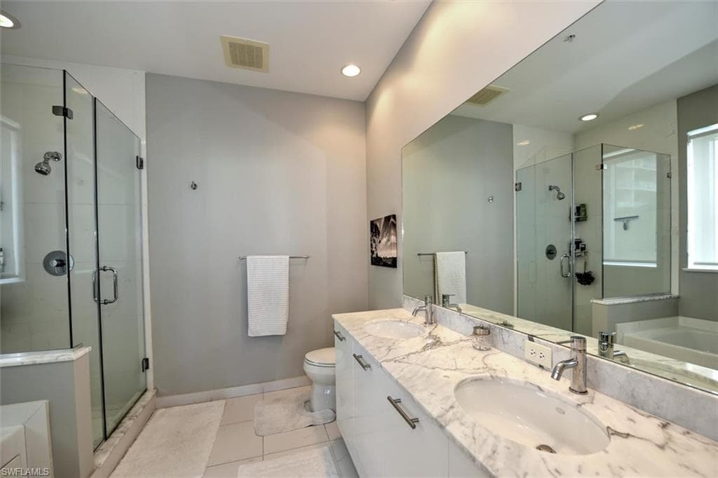 3000 Oasis Grand BLVD 407-14