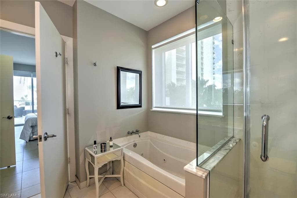 3000 Oasis Grand BLVD 407-15