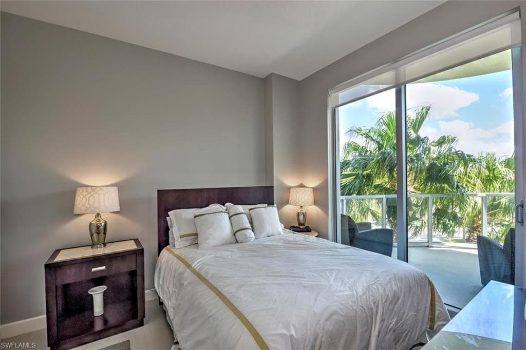 3000 Oasis Grand BLVD 407-11