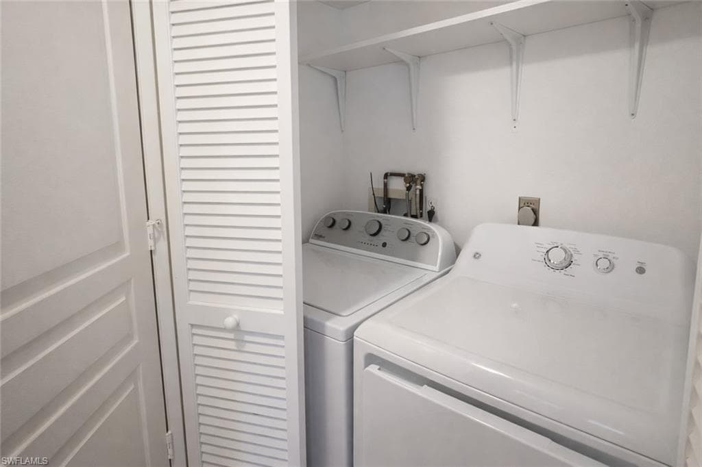 6979 Winkler RD 111-14