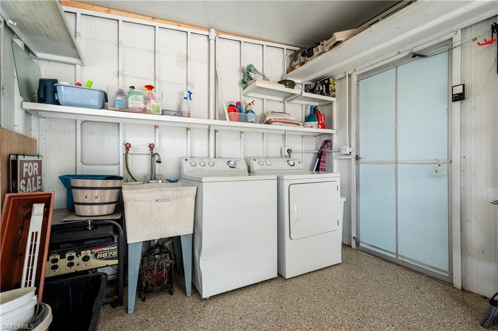 237 Palmer BLVD-36