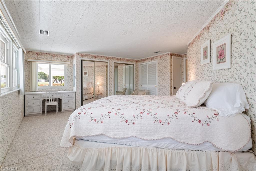 237 Palmer BLVD-30