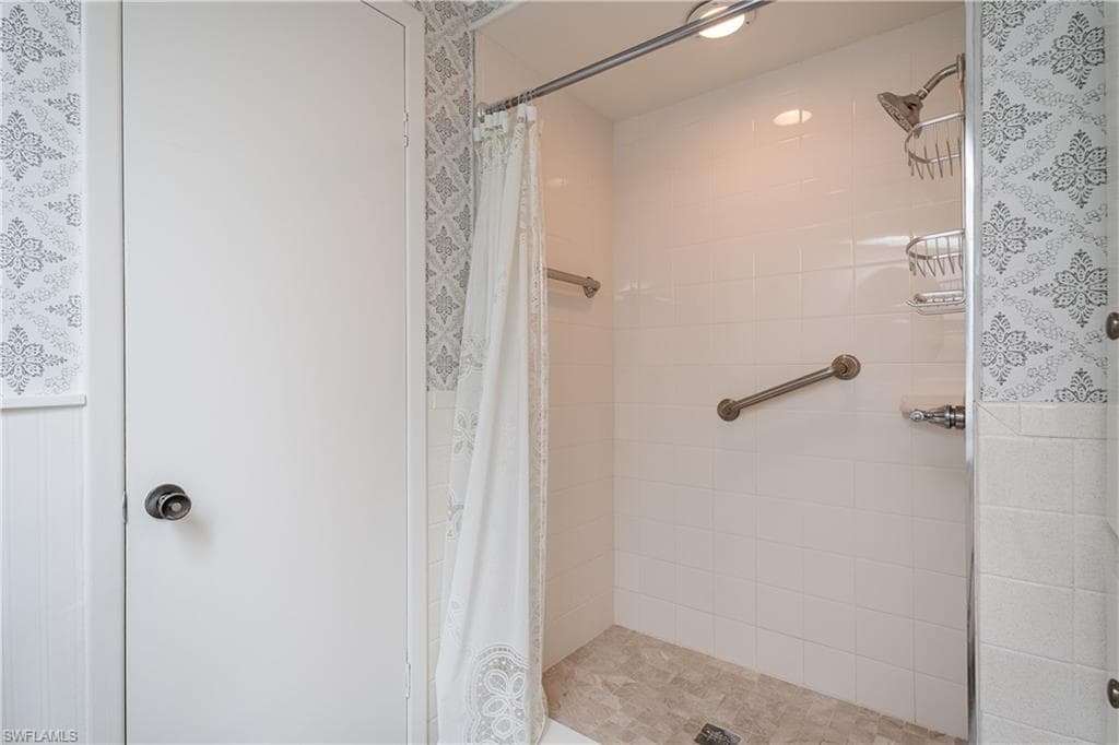 237 Palmer BLVD-34