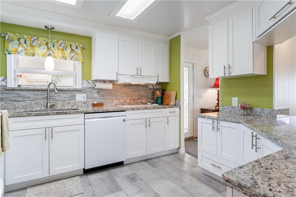 237 Palmer BLVD-11