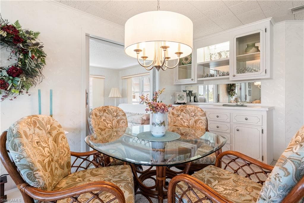 237 Palmer BLVD-19