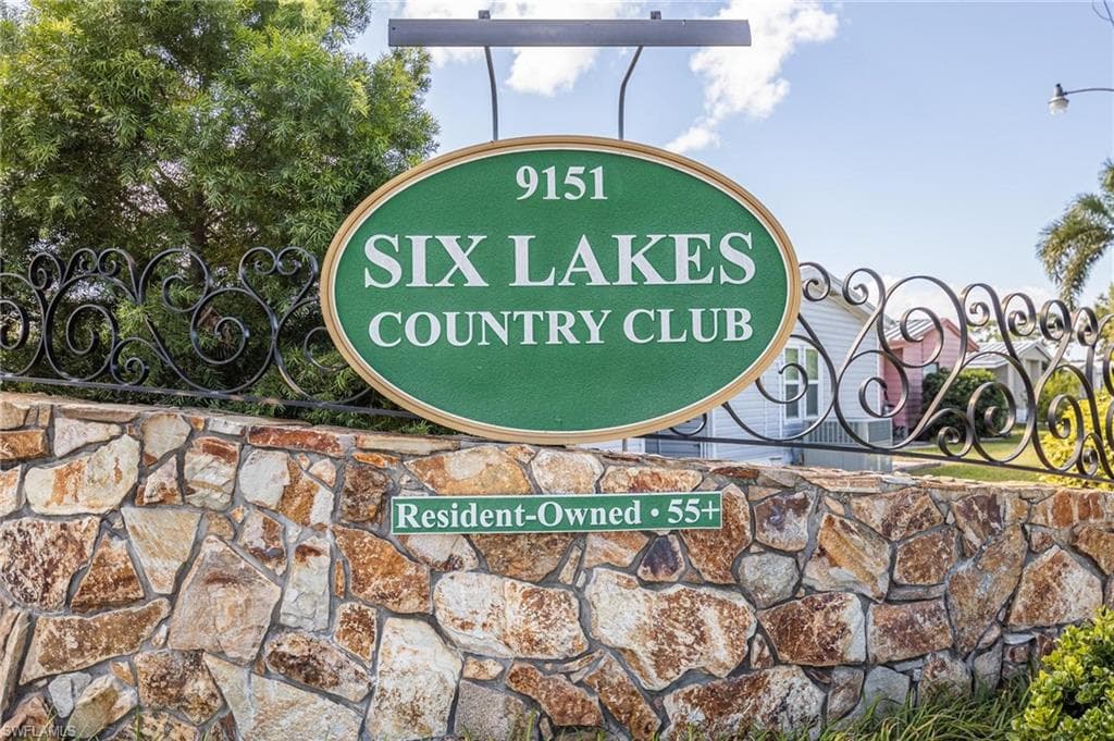237 Palmer BLVD-44