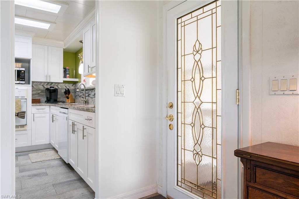 237 Palmer BLVD-8