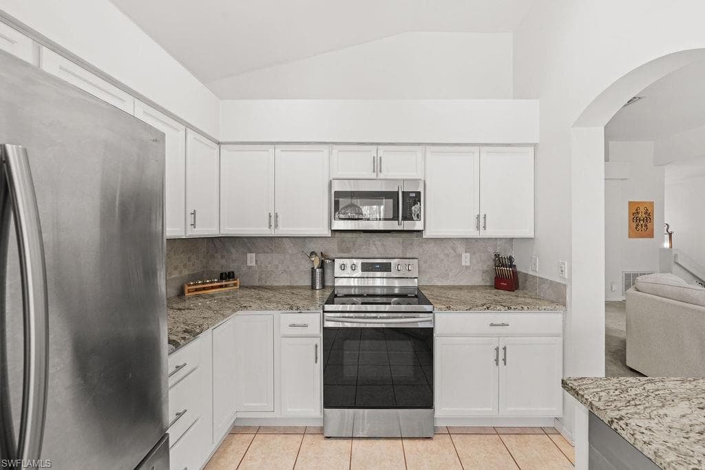 23039 Lone Oak DR-18