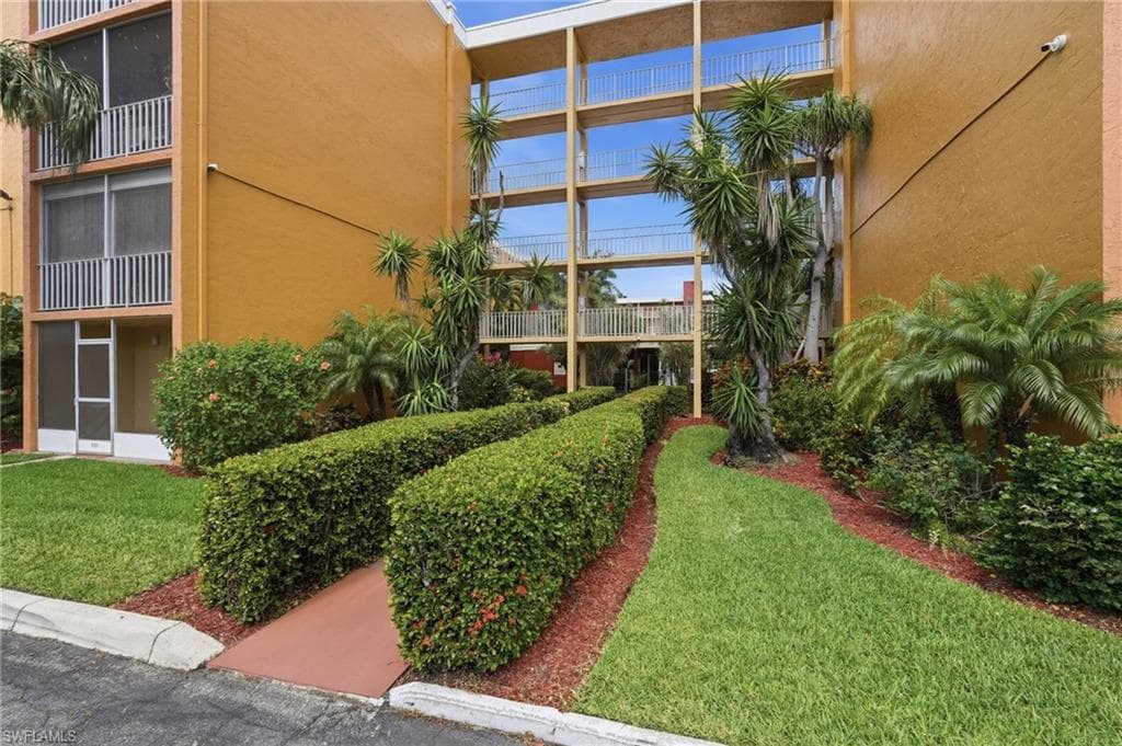 2366 E Mall DR 403-2