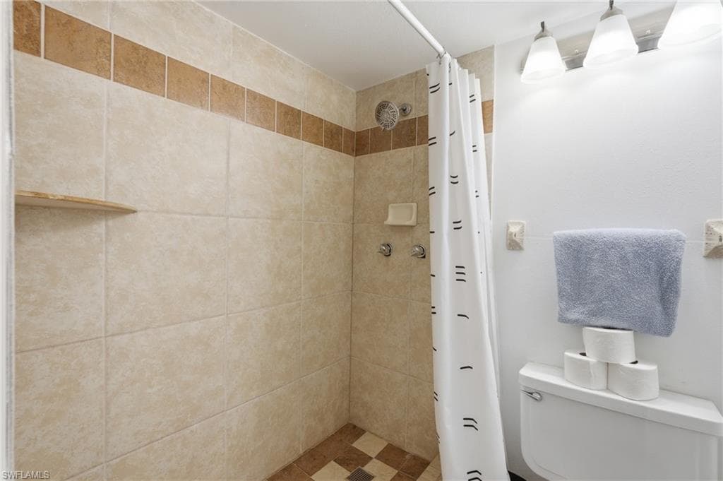 2366 E Mall DR 403-17