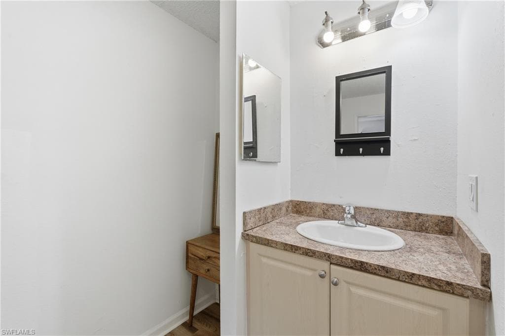 2366 E Mall DR 403-16