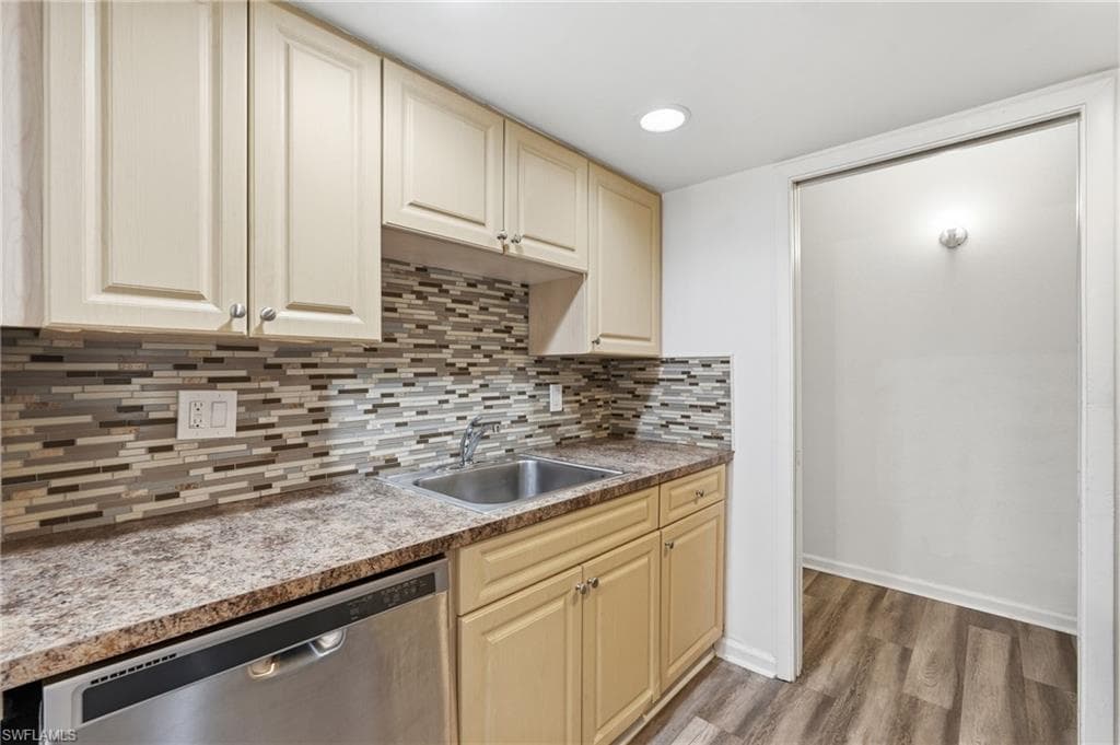 2366 E Mall DR 403-11