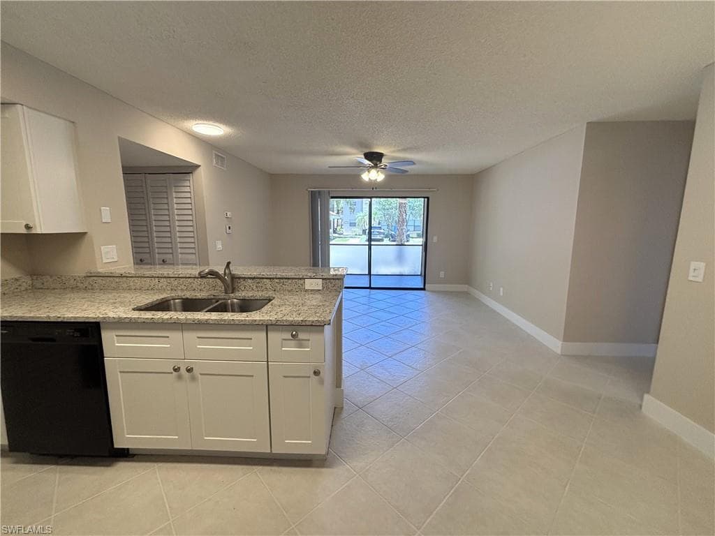 2094 Arbour Walk CIR 3015-8