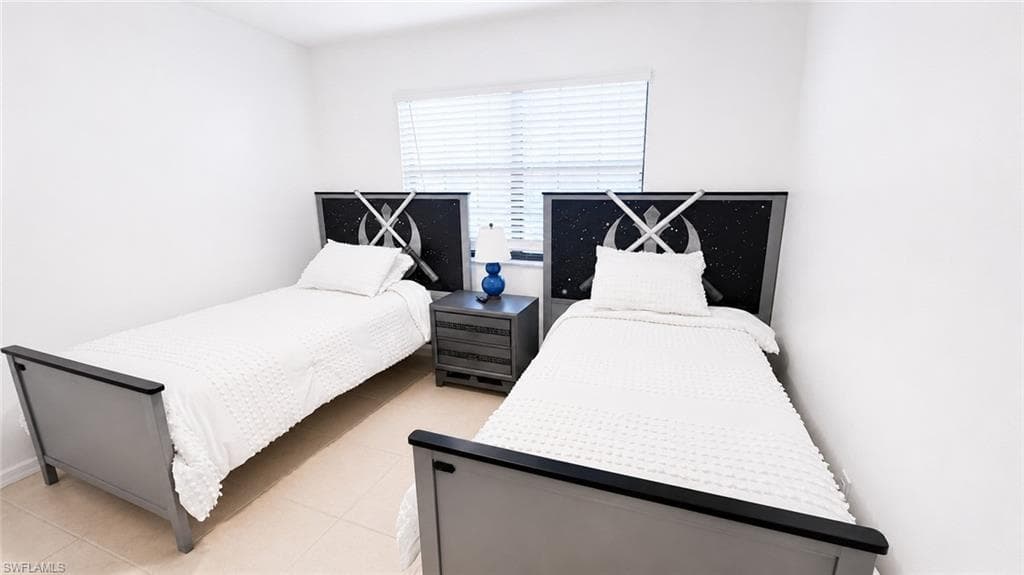 5339 TREETOPS DR-17