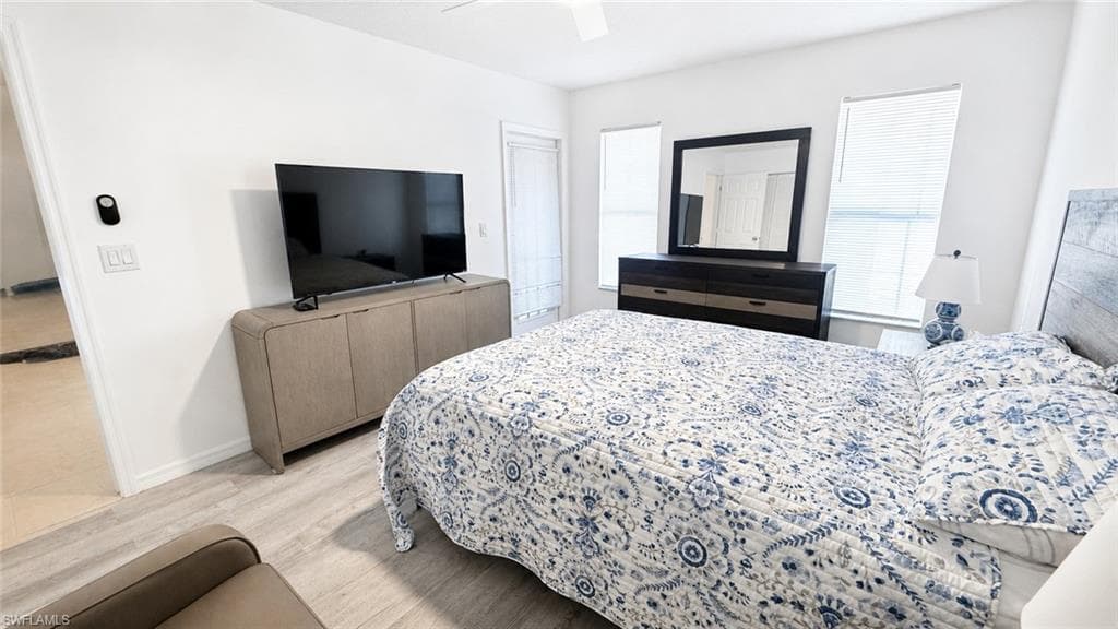 5339 TREETOPS DR-12