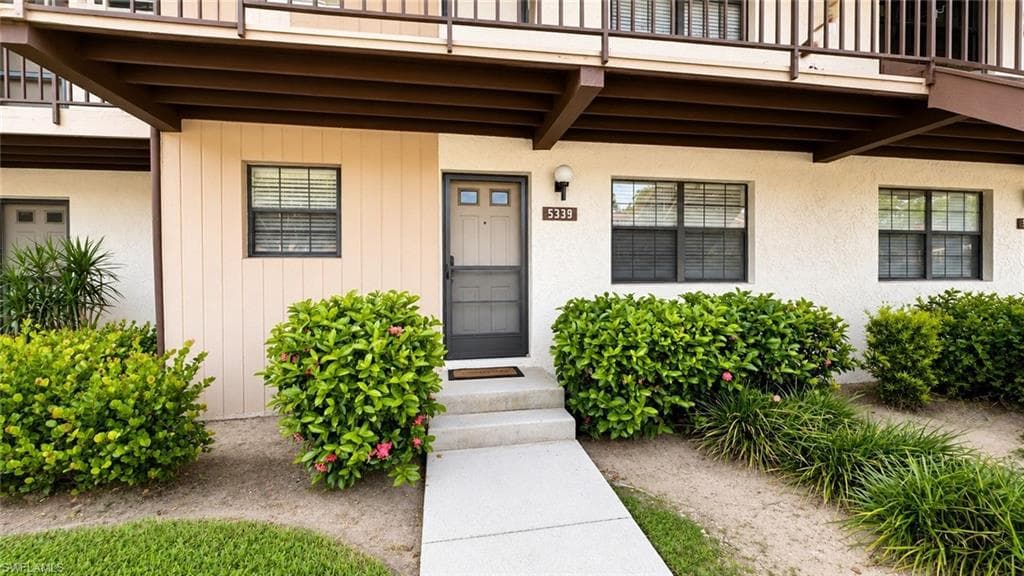 5339 TREETOPS DR-19
