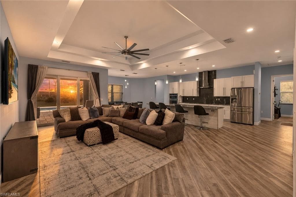 24000 Claire ST-6